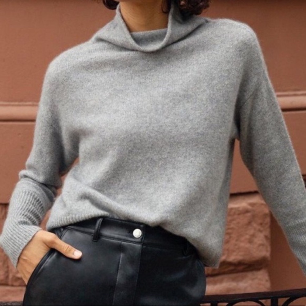 Aritzia Wilfred grey 100% cashmere sweater